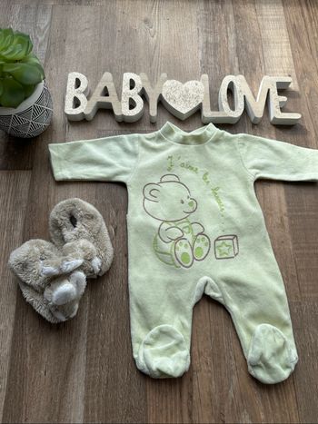 - Pyjama Kimbaloo  - 0 mois - Très bon état, mini tache