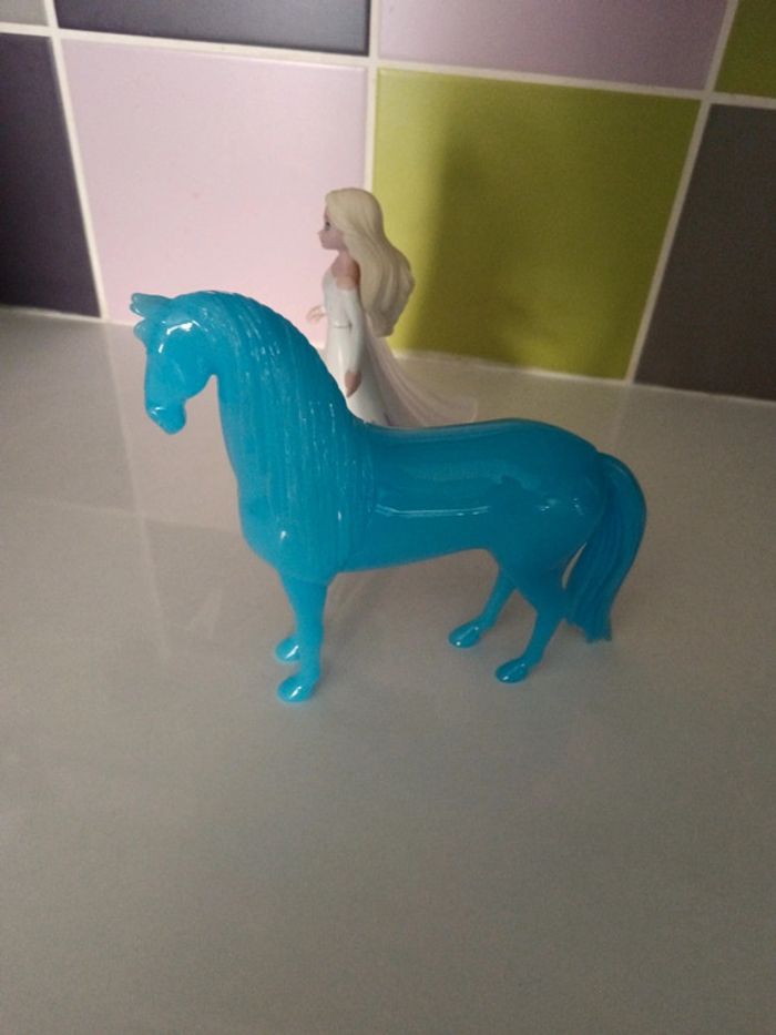 Figurine Elsa la reine des neiges Disney - photo numéro 4