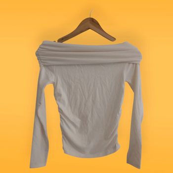 Top épaule dénudé