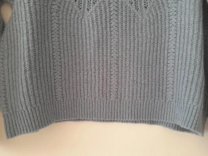 Pull en maille ajourée col rond. - photo numéro 3