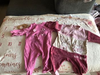 2pyjamas velours 3 mois