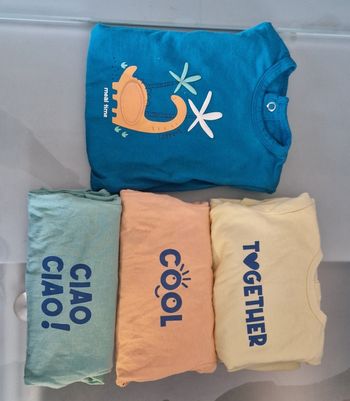 Lot de 4  Pyjamas 1 mois neufs