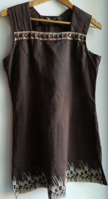 Tunique T 44 brodée "A.C.B" sans manches