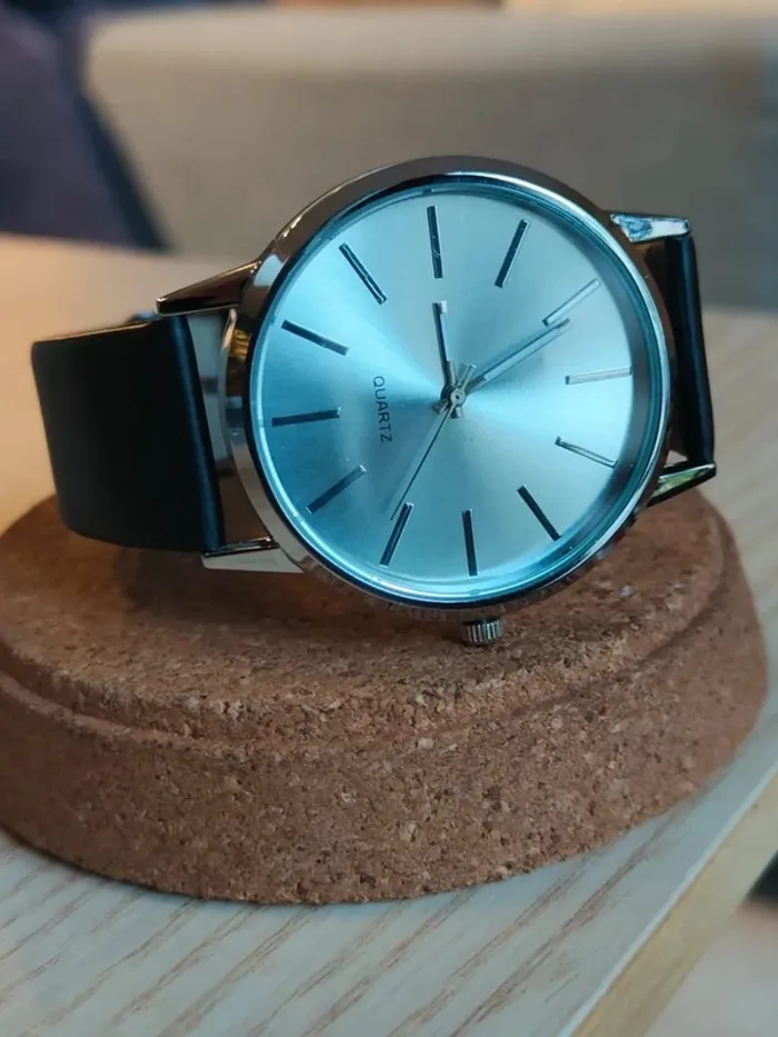 Montre noire, minimum, full argentée - photo numéro 2
