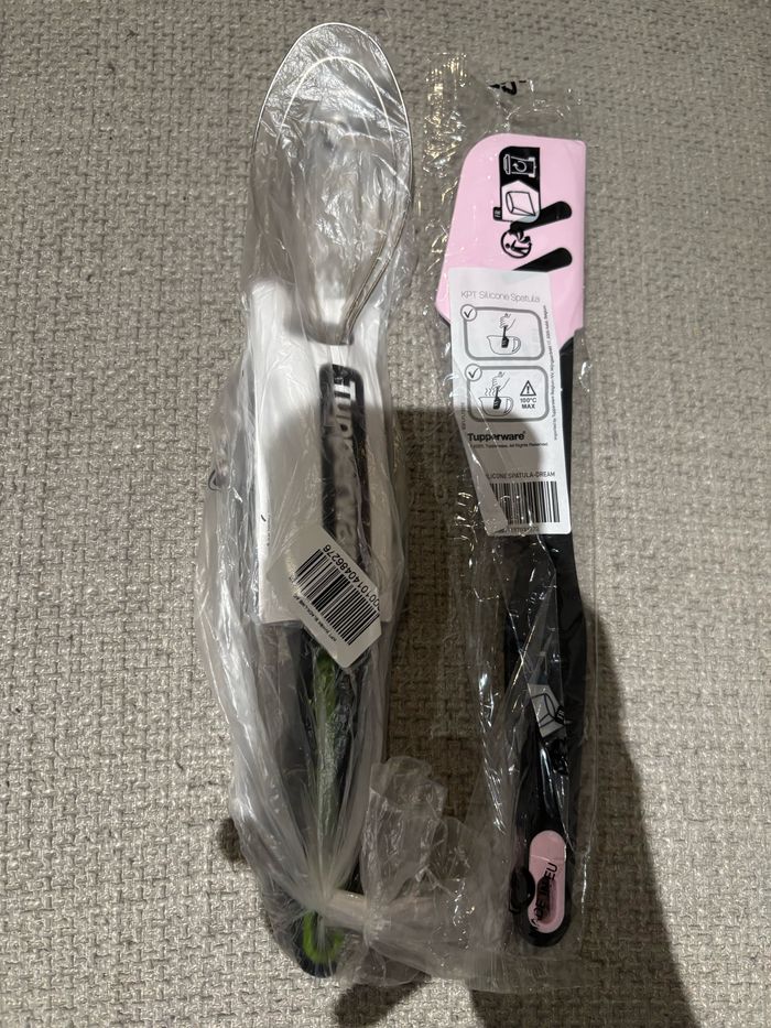 Fouet plat + spatule Tupperware neuf