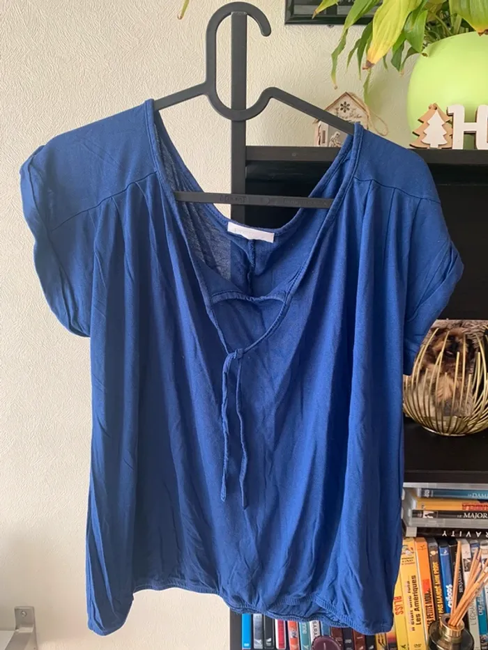 T-shirt bleu - photo numéro 2
