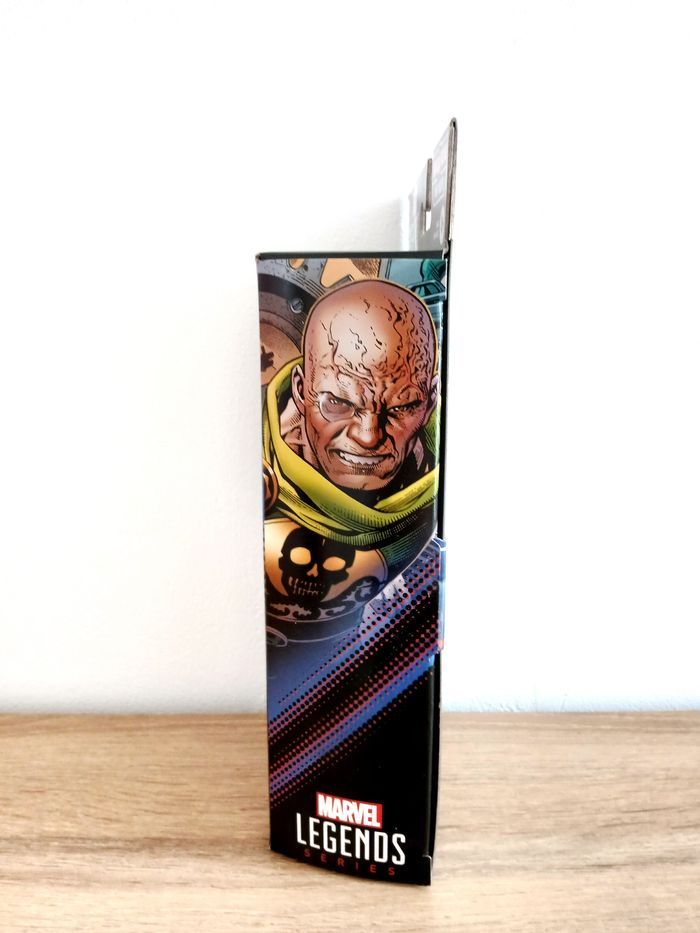 Figurine Hasbro Baron Von Struker Marvel Legends NEUF - photo numéro 4