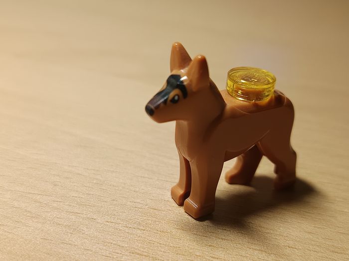 🥾🐕🦺🏘️ Trio Lego randonneur ; son chien la niche + petit banc - photo numéro 2