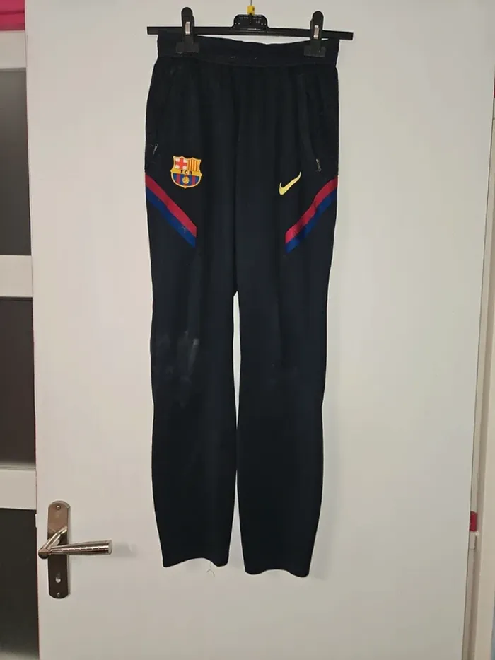 Pantalon survetement nike FCB 11/12 ans