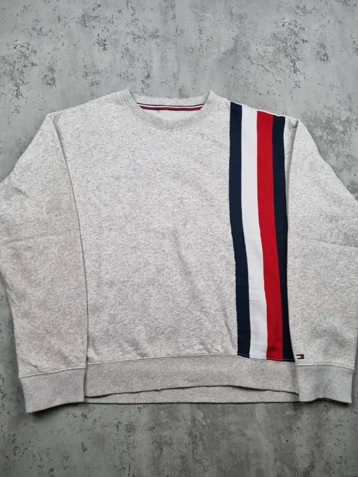 Sweat Tommy Hilfiger gris M Hommes (mesures en photos) - photo numéro 3