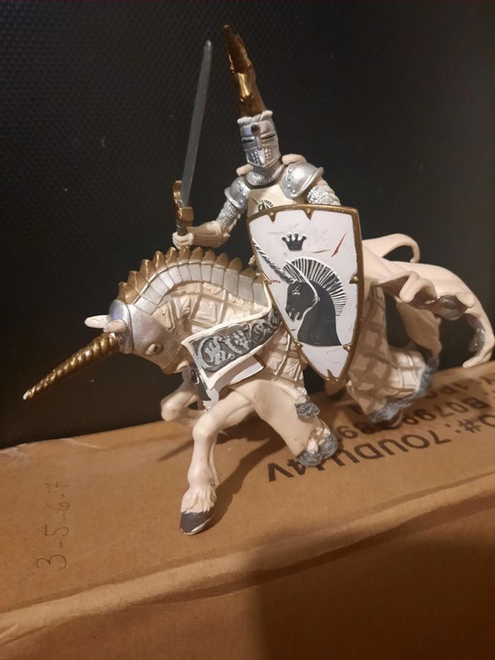 Papo chevalier et son cheval