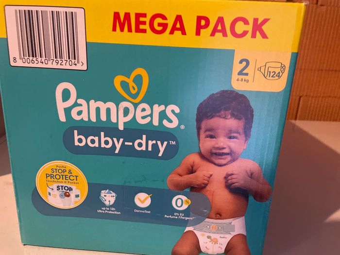 Couche Pampers taille 2