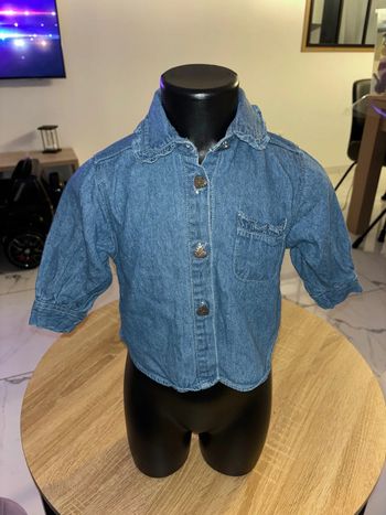 Veste en jean en excellent état taille 12 mois