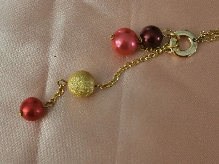 Collier doré. Perles grenat, rouge, dorée. - photo numéro 4
