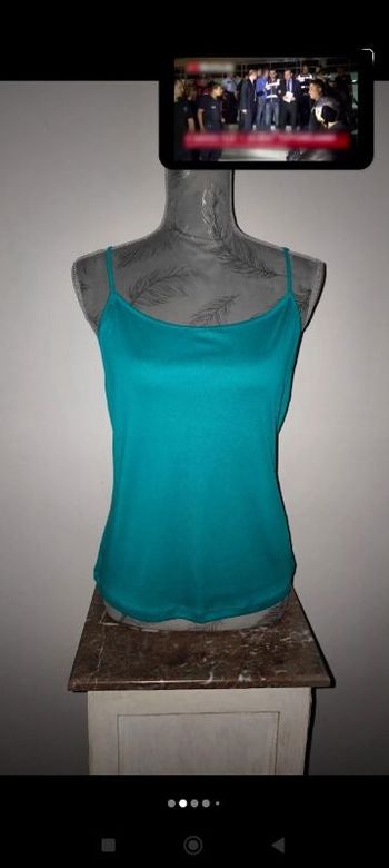 hDébardeur turquoise brillant taille 42 extensible  Neuf n'a jamais été porté