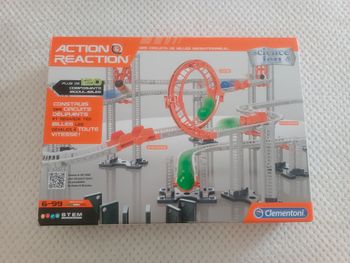 Circuits de billes sensationnelles - Action & réaction 
Complet  Clementoni 
A partir de 6 ans