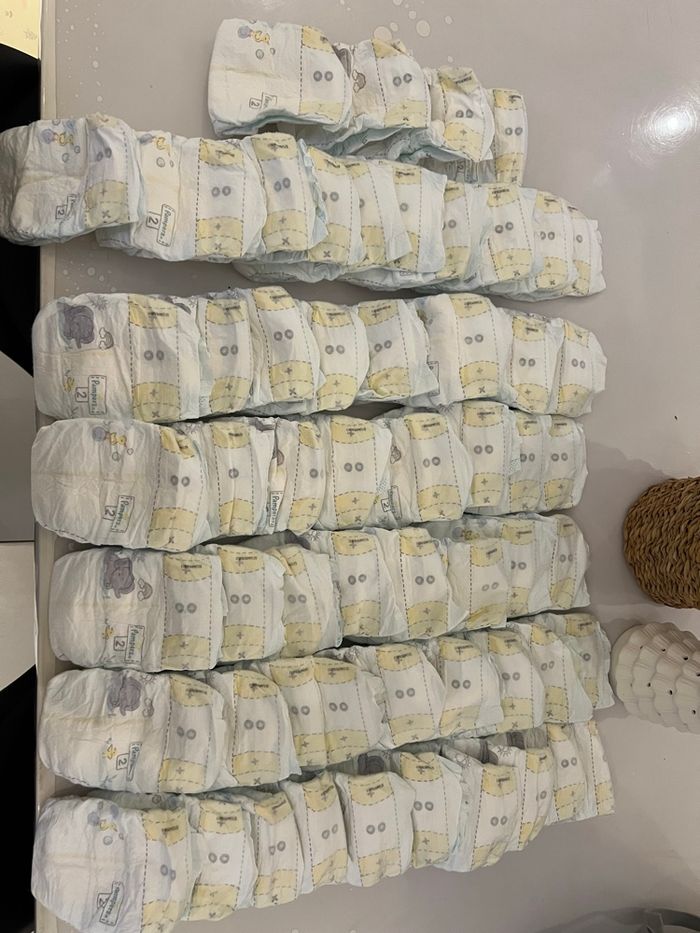 57 couches Pampers taille 2 - photo numéro 3