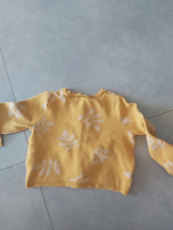 Gilet jaune à boutons 3 ans - photo numéro 3
