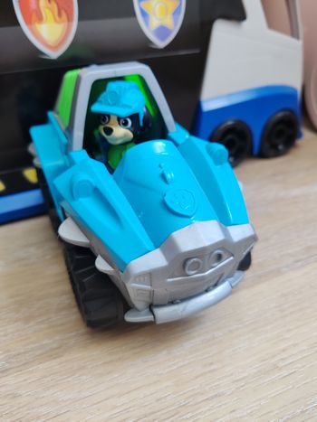 Pat patrouille, Rex et son véhicule.