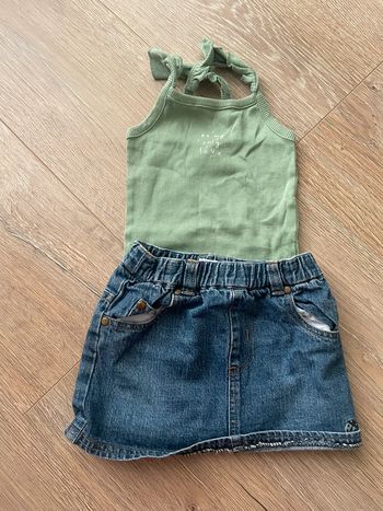 Ensemble body et jupe en jeans