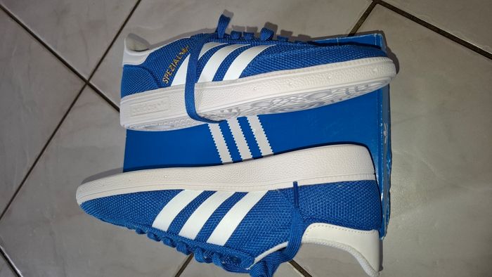 Chaussure adidas neuve - photo numéro 4