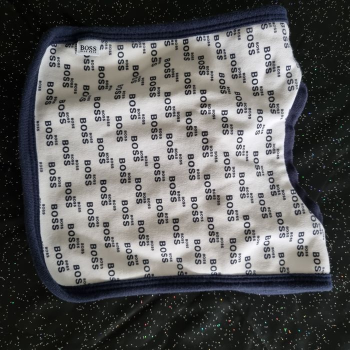 bavoir Hugo Boss - photo numéro 5