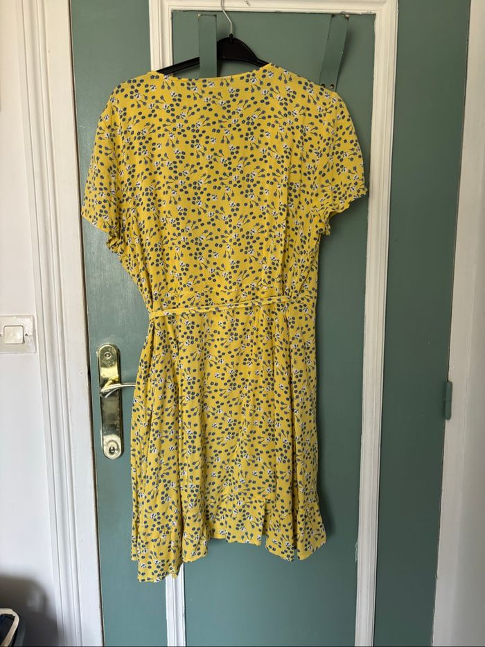 Robe cache cœur  jaune fleuri - photo numéro 2