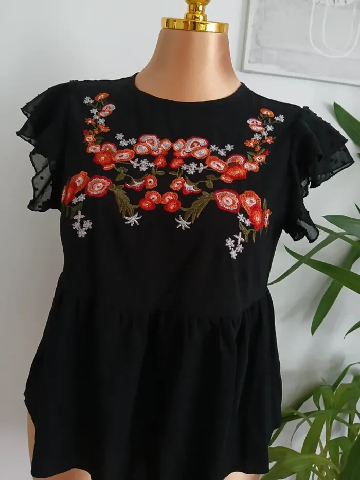 Blouse brodée Taille M🌿💝 - photo numéro 4
