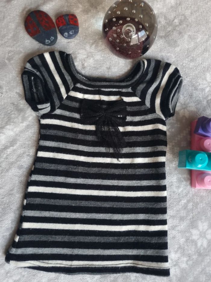 Robe rayée blanc/gris/noir