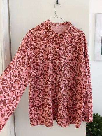 Chemise vintage rose à fleurs en viscose
