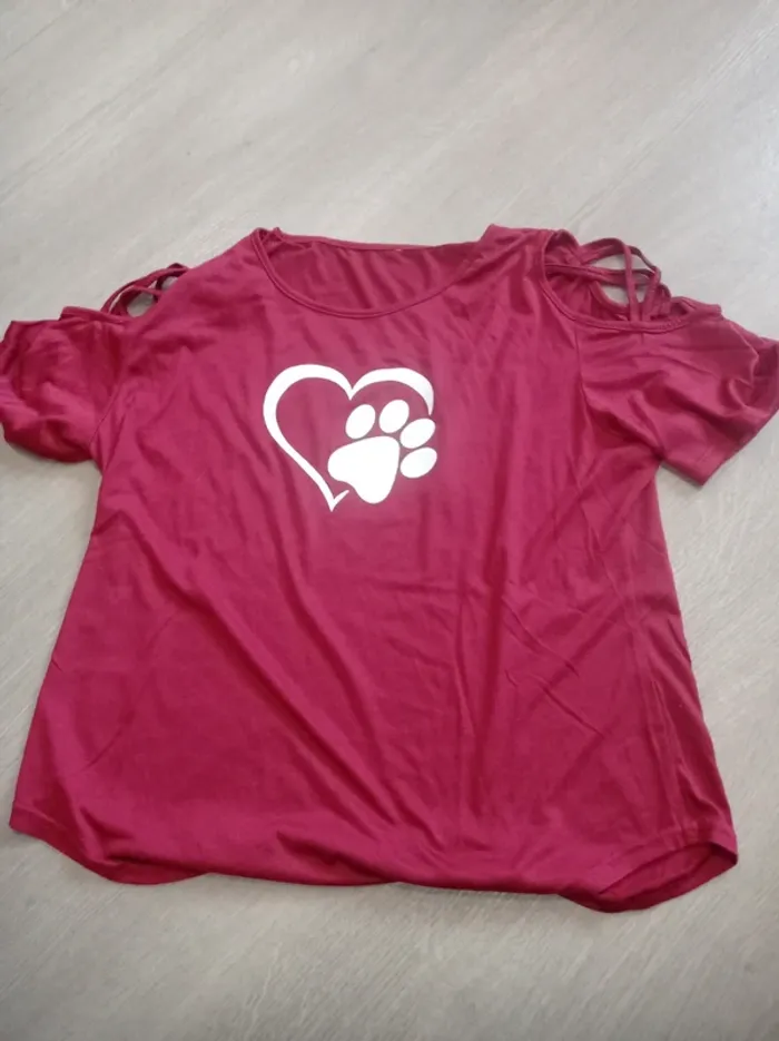 T-shirt manche courte bordeaux avec épaules dénudées - photo numéro 2