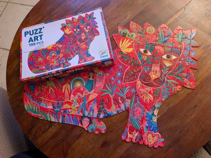 Magnifique puzzle Lion Djeco 150 pièces 
Complet