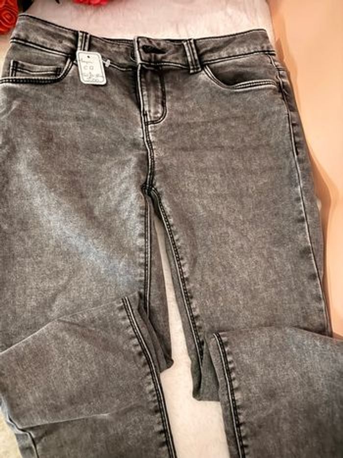 Jean gris délavé – C&A – Taille 12 - photo numéro 3