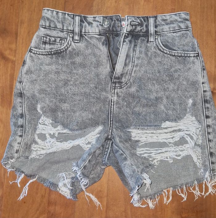 Short en jean troué Jennifer taille 32 - photo numéro 3