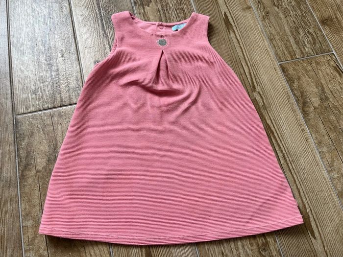 Robe sans manches