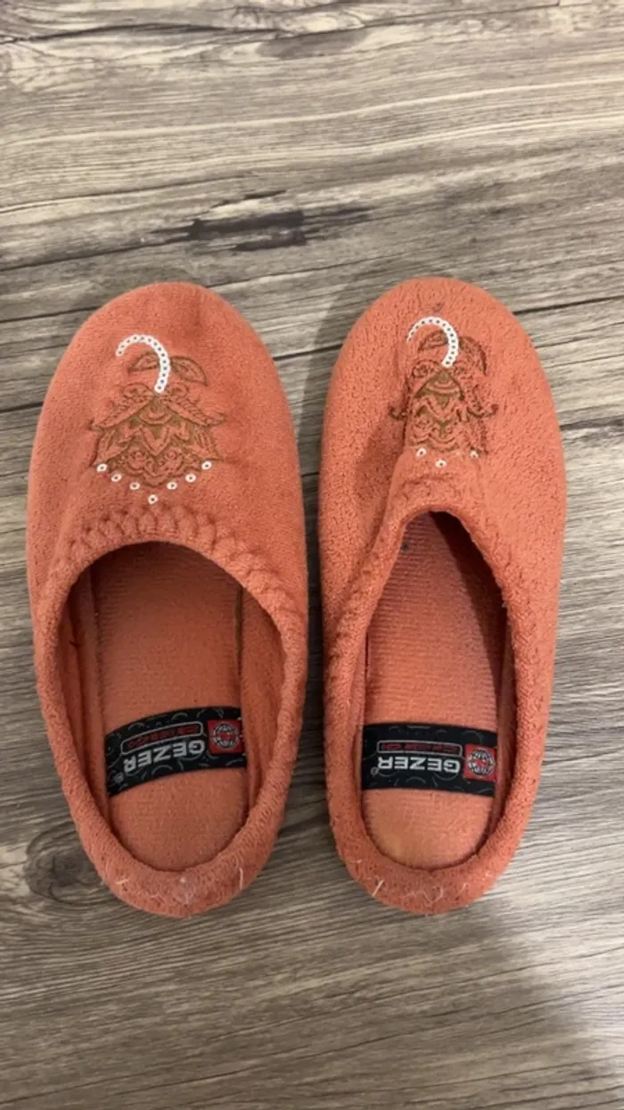 Pantoufles / chaussons femme 36