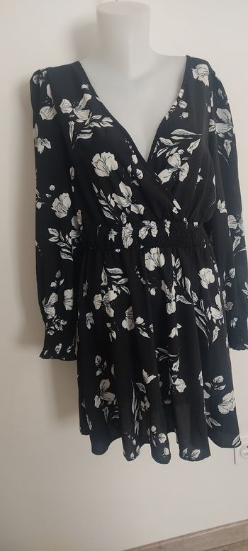 Robe fleurie noir et blanc