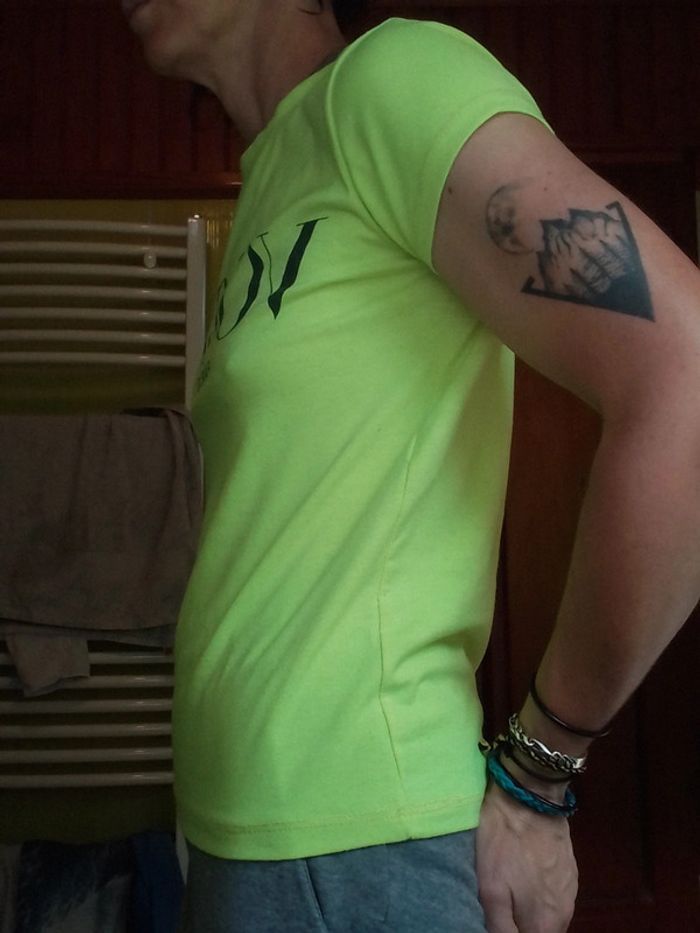 T-shirt femme jaune fluo Vogue Paris - photo numéro 5