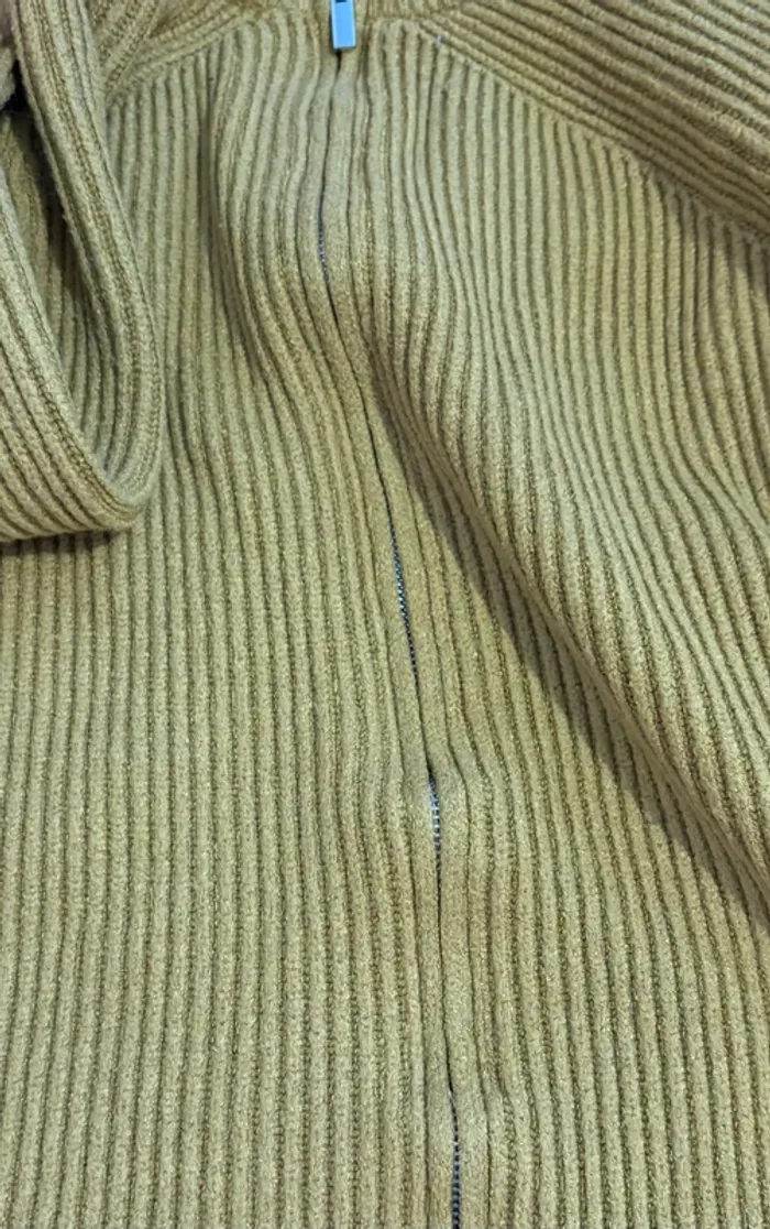 Pull jaune moutarde - photo numéro 6