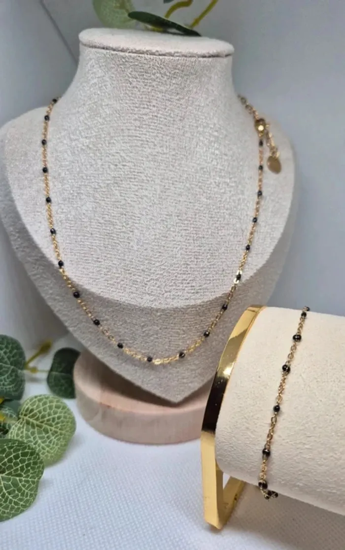 Parure lot de 2 bijoux en acier inoxydable 
Collier ras du cou + bracelet