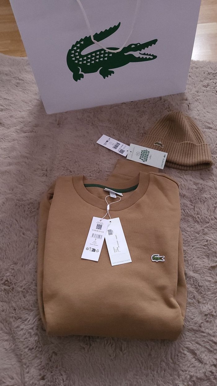Sweat et bonnet lacoste