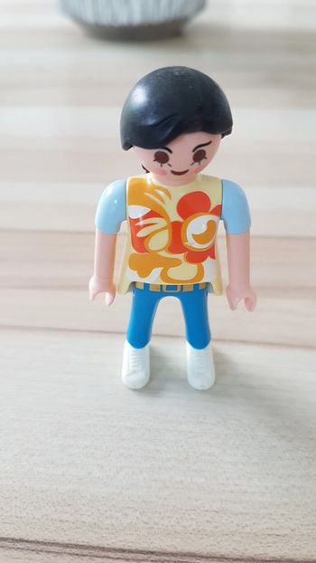 Jeune femme Playmobil hippie