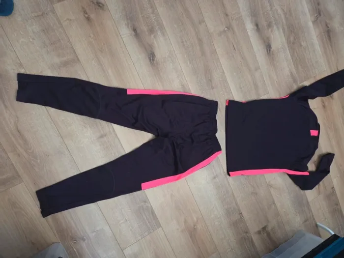 Jogging Nike  haut 128.137cm bas 137.147cm - photo numéro 4