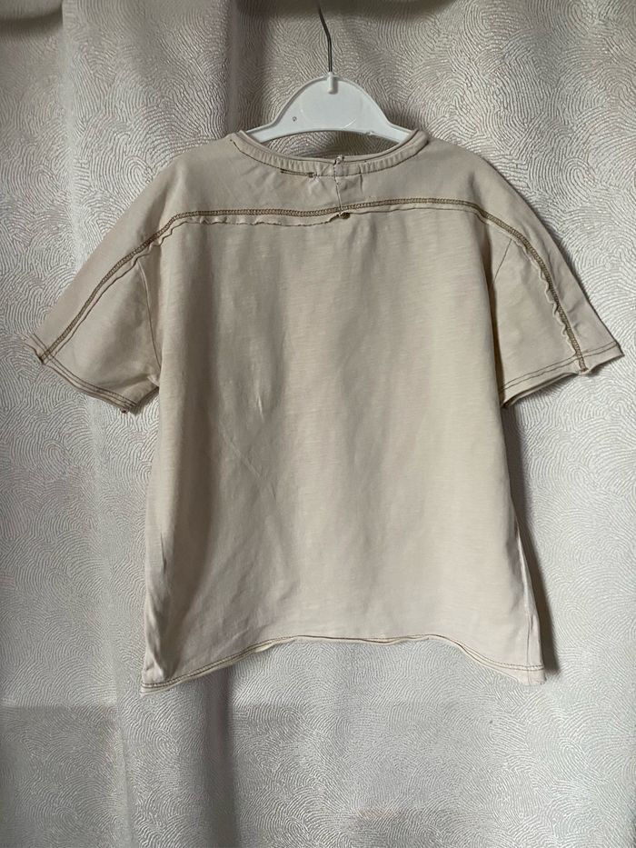 Très beau T-shirt beige coutures marron 4-5 ans Zara - photo numéro 3