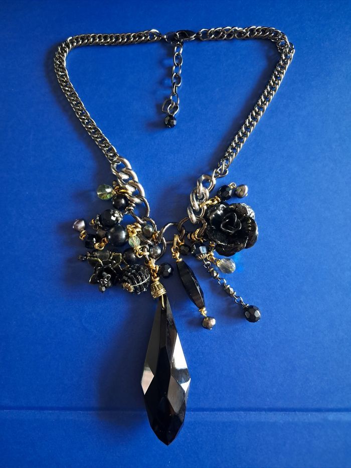 Collier court NEUF avec breloques perles et pendentif - photo numéro 8