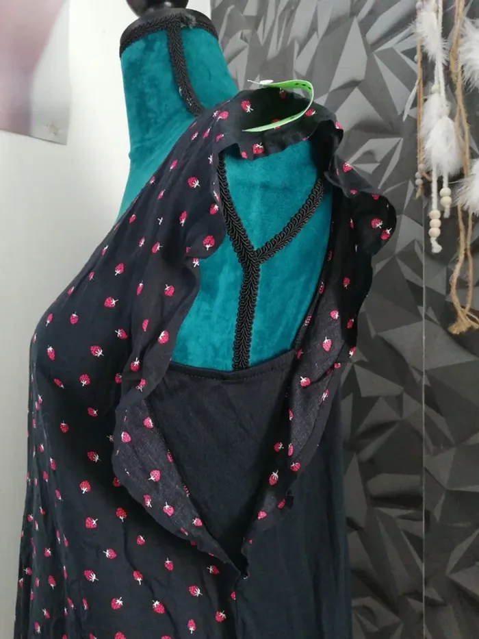 Blouse noire sans manches à motifs fraises / etam / (M) - photo numéro 3