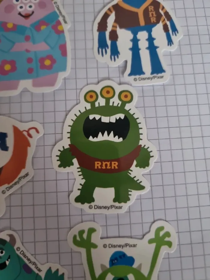 Lot d'autocollants thème pixar monstre et compagnie  (lot F) - photo numéro 4
