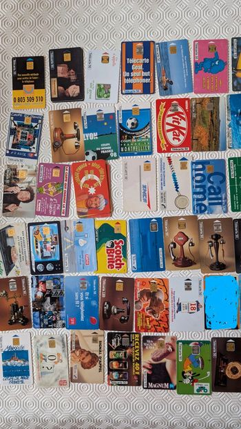 Lot de 46 cartes téléphoniques