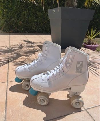 Patin à roulette blanc taille 40 de chez Amazon en bon état
