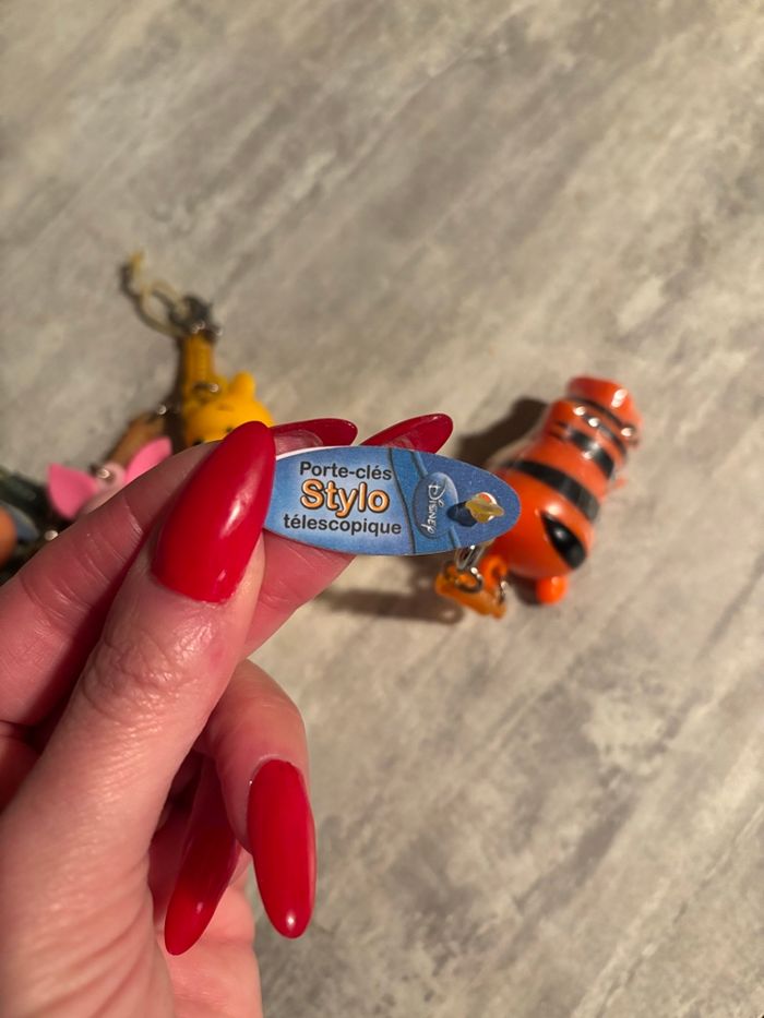 Lot de 4 minis stylos Disney - photo numéro 2